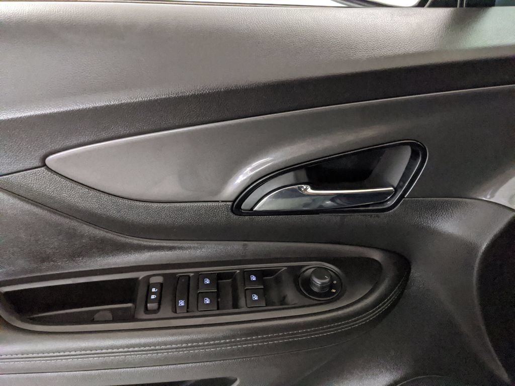 Used 2018 Buick Encore Essence AWD/4WD image 15