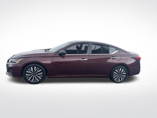 Used 2024 Nissan Altima 2.5 SV image 2