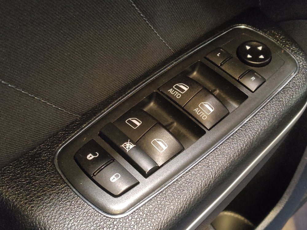 Used 2020 Dodge Charger SXT image 27