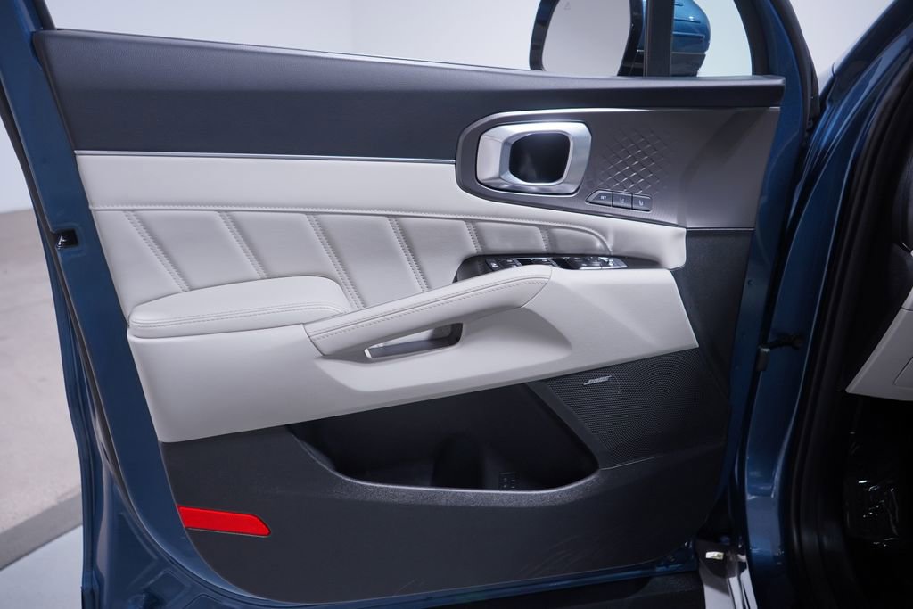 Used 2025 Kia Sorento SX Prestige image 17