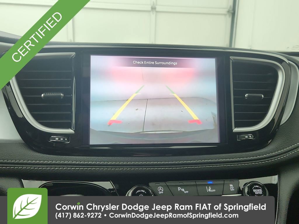 Certified 2025 Chrysler Pacifica Limited image 25