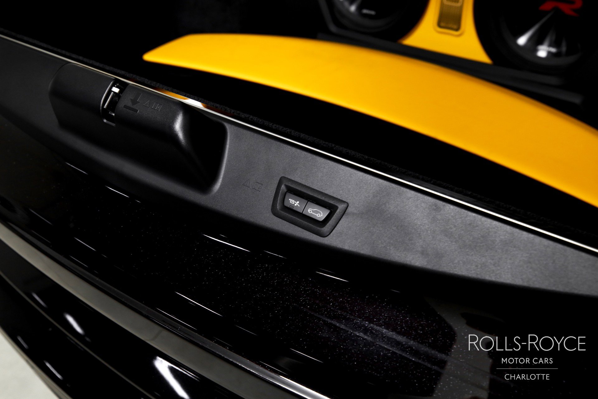 Certified 2023 Rolls-Royce Cullinan Black Badge w/ Driver's Package image 24