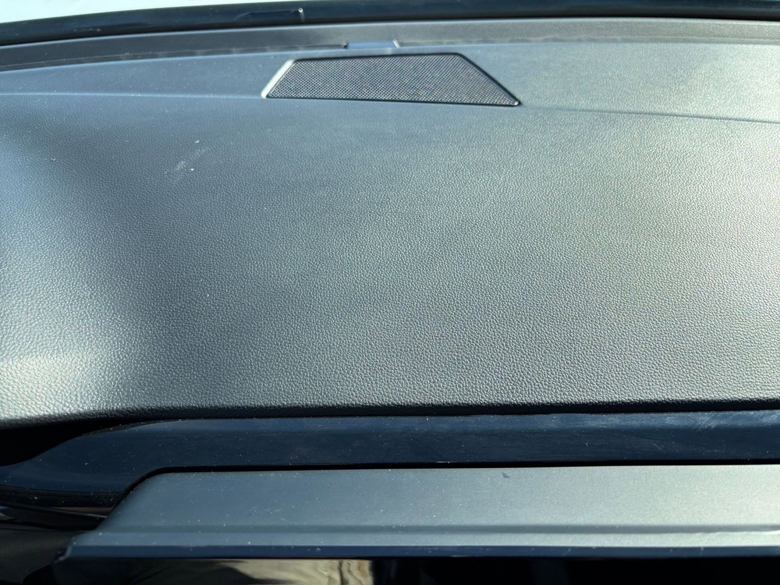 Used 2025 Volkswagen Taos SE image 18