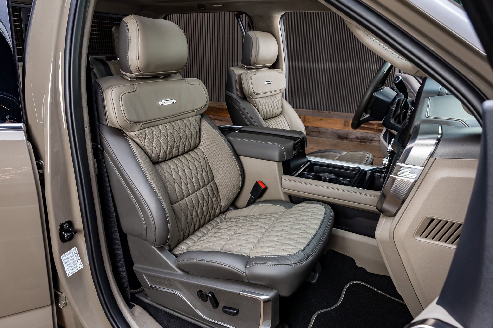 Used 2026 Ford F250 Platinum AWD/4WD image 30