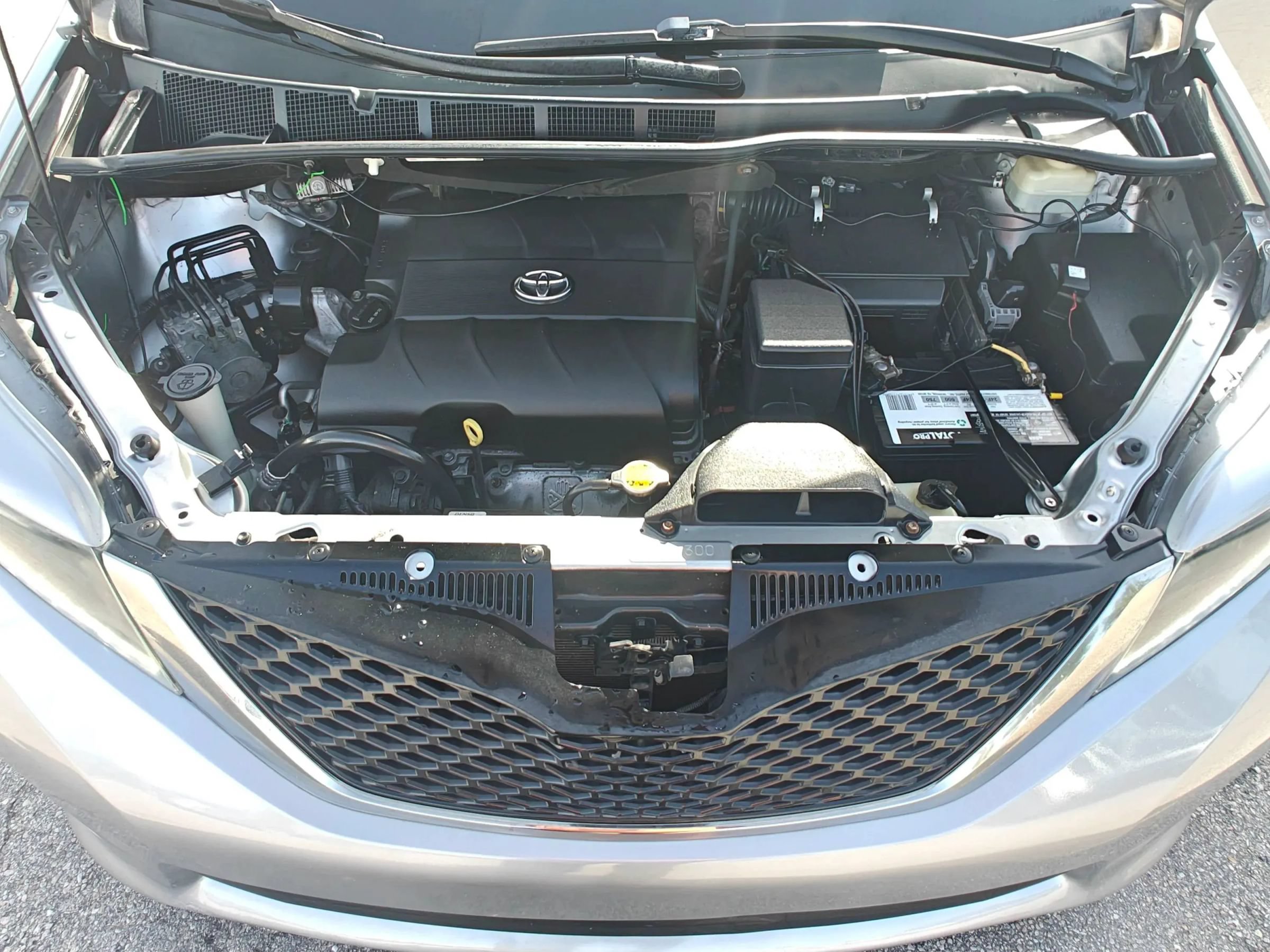 Used 2015 Toyota Sienna SE w/ SE Preferred Package FWD image 26
