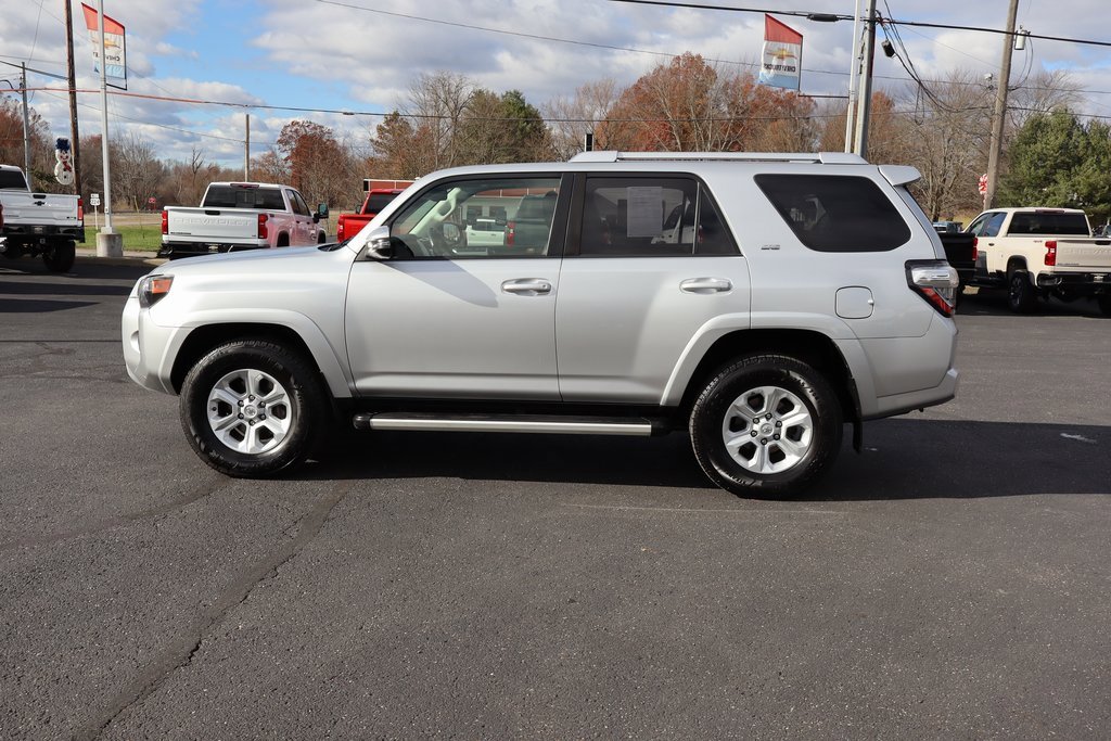 Used 2016 Toyota 4Runner SR5 image 32
