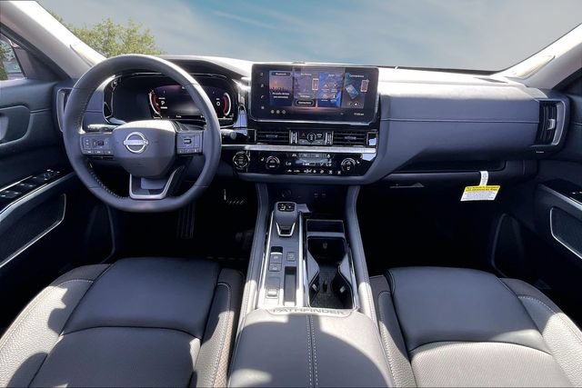 New 2026 Nissan Pathfinder SL w/ SL Premium Package (P04) FWD image 5