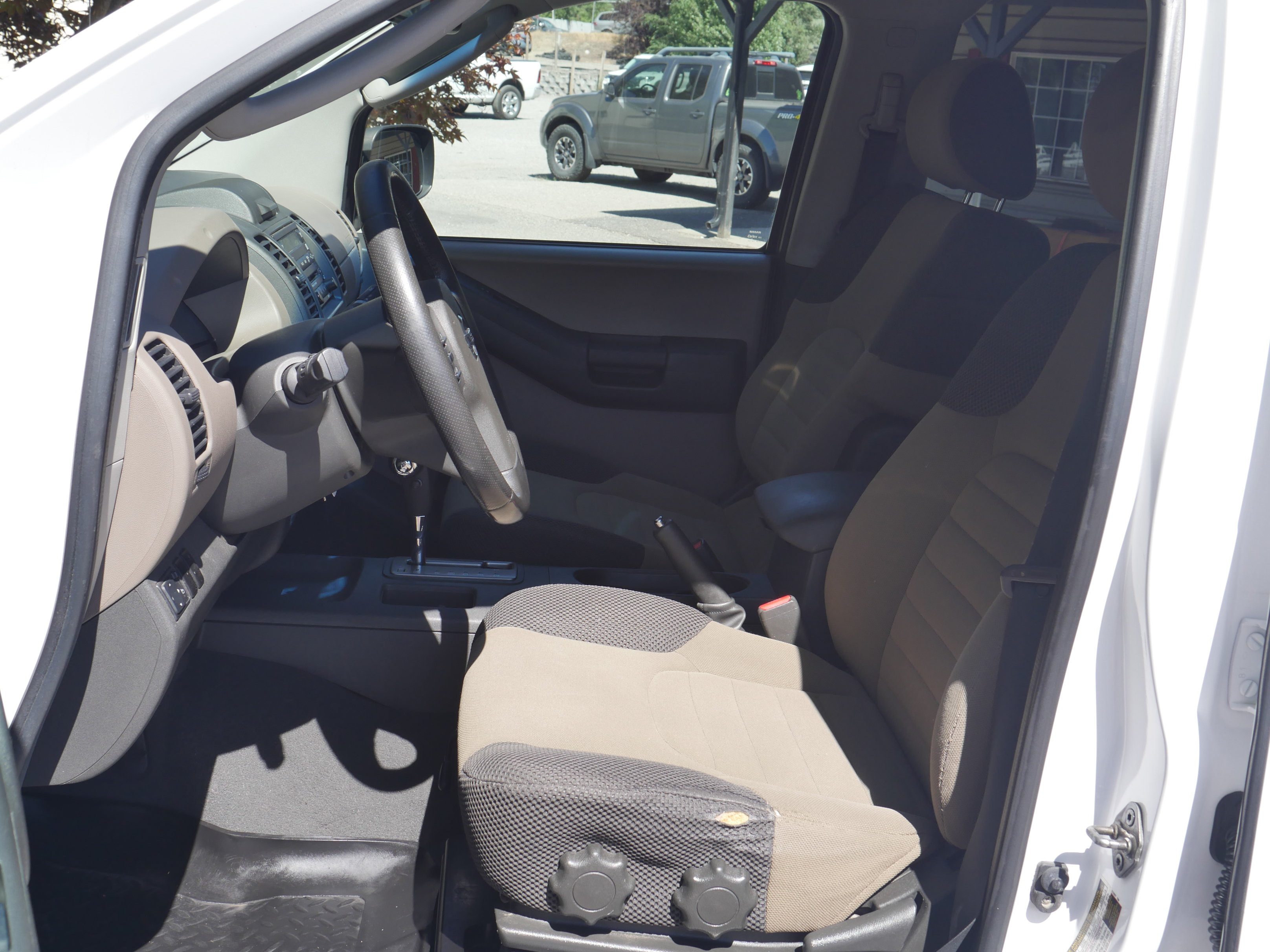 Used 2008 Nissan Xterra SE AWD/4WD image 3