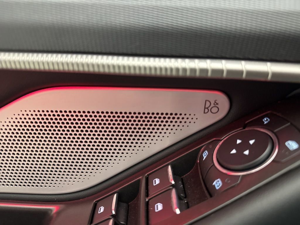 Used 2025 Ford Explorer ST image 32