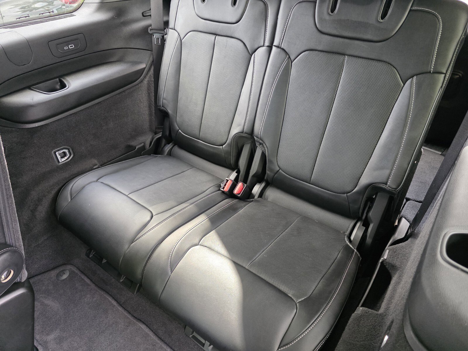 Used 2022 Jeep Grand Cherokee L Overland w/ Luxury Tech Group IV RWD image 17
