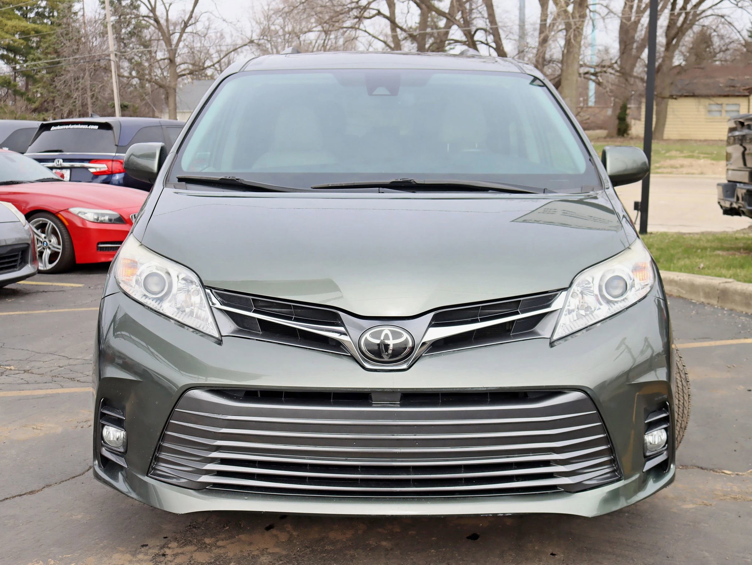 Used 2018 Toyota Sienna XLE w/ XLE Navigation Package FWD image 9