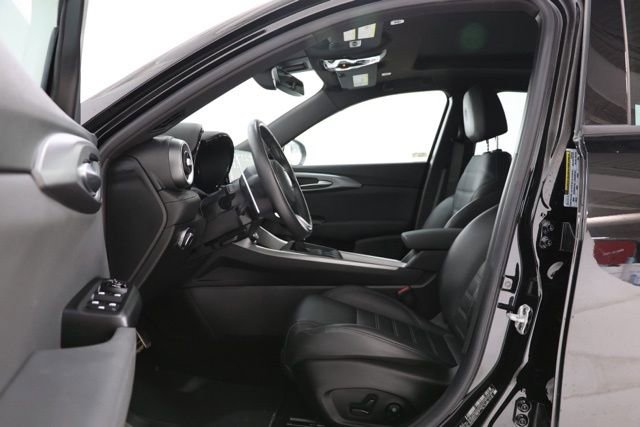 Used 2024 Alfa Romeo Tonale Ti w/ Active Assist Package image 14