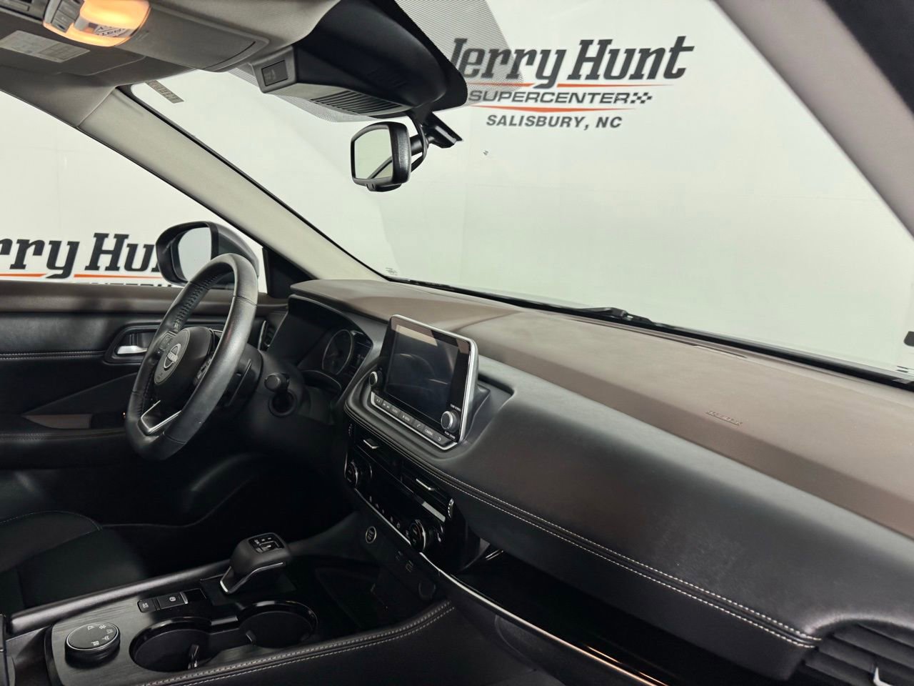 Used 2023 Nissan Rogue SL image 35