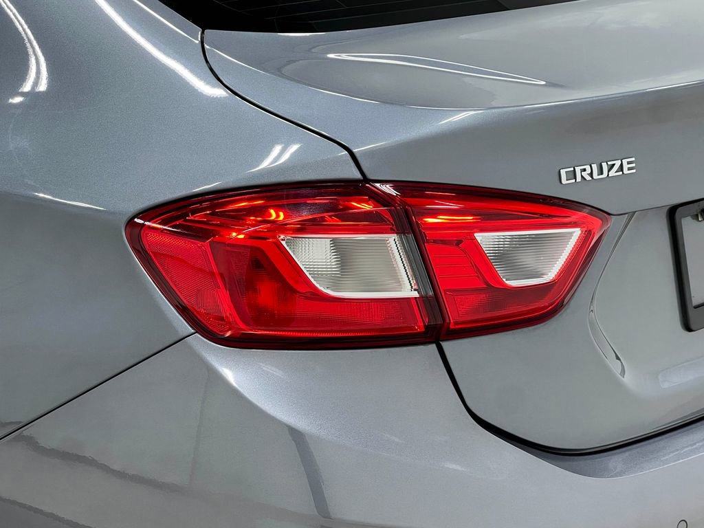 Used 2018 Chevrolet Cruze LT FWD image 35