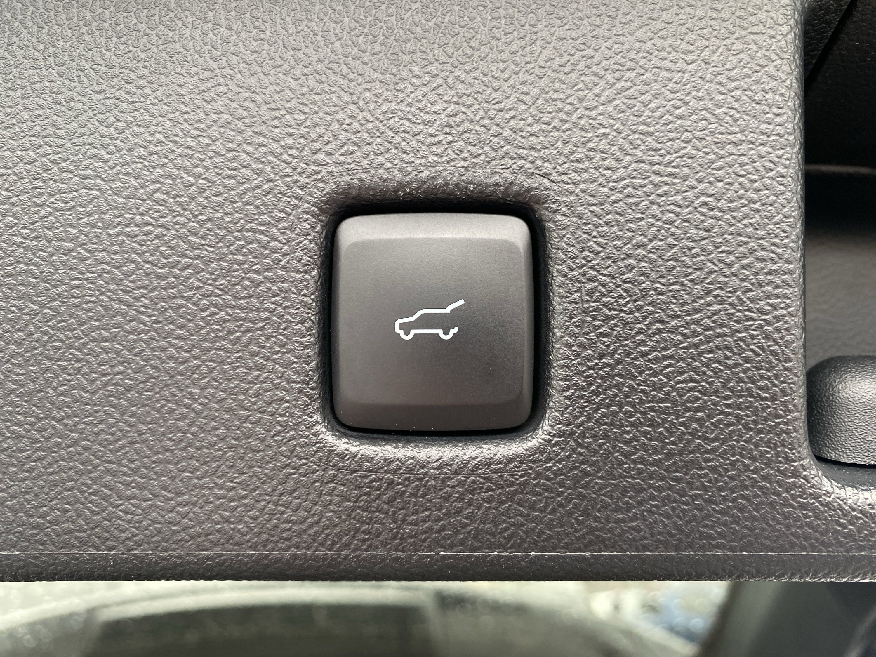 Used 2022 Ford Escape SE w/ Convenience Package image 12