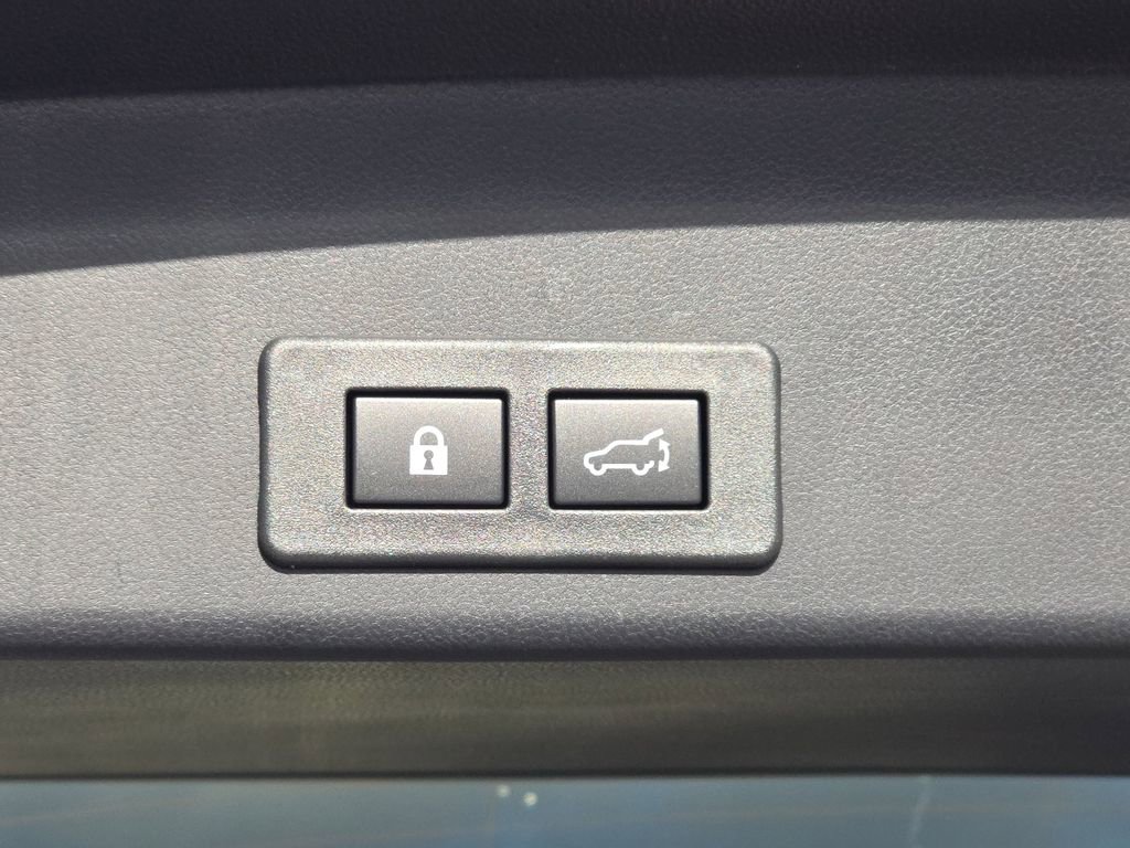 Certified 2025 Subaru Ascent Bronze Edition AWD/4WD image 33