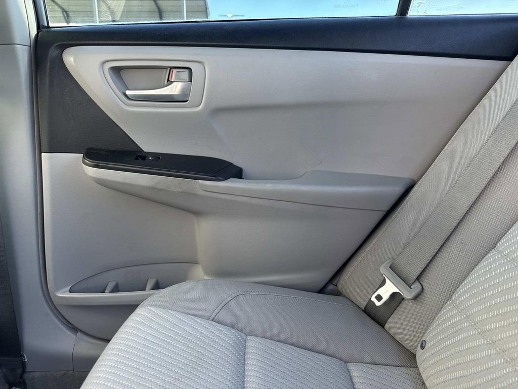 Used 2016 Toyota Camry LE FWD image 20