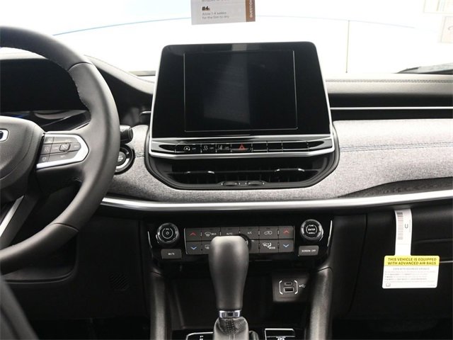 New 2025 Jeep Compass Latitude w/ Sun & Sound Group image 25