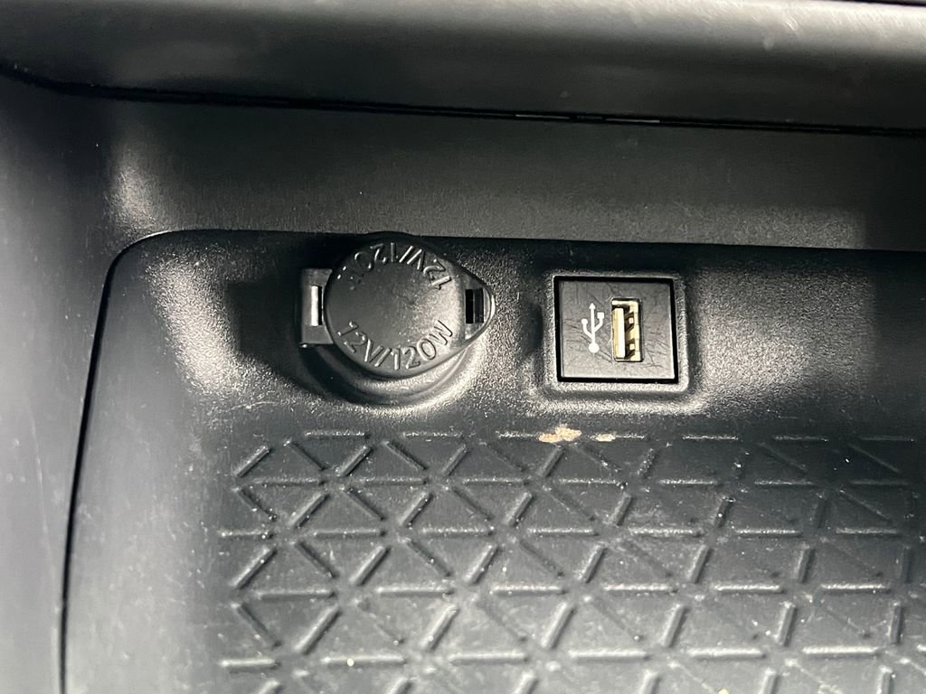 Used 2023 Toyota RAV4 SE image 22