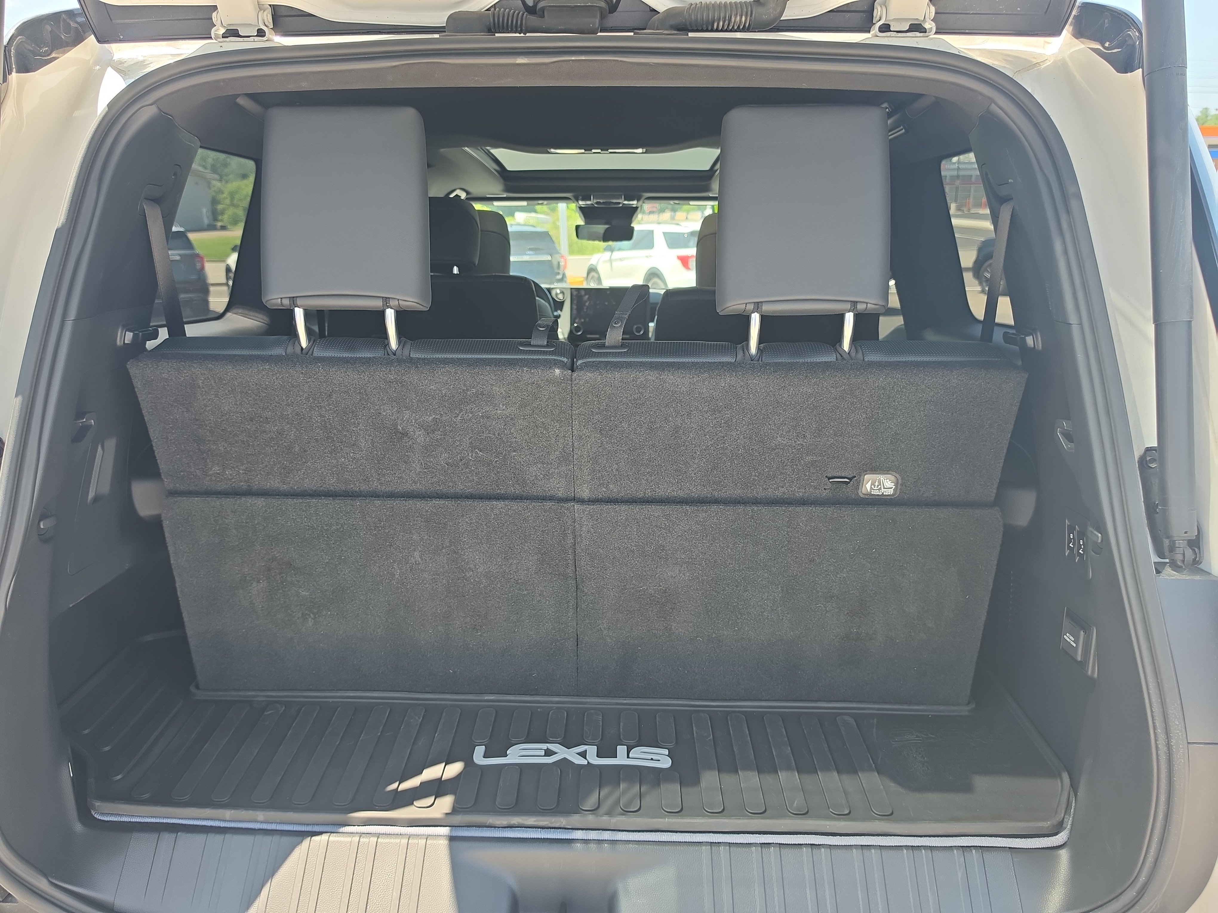 Used 2024 Lexus GX 550 AWD/4WD image 5