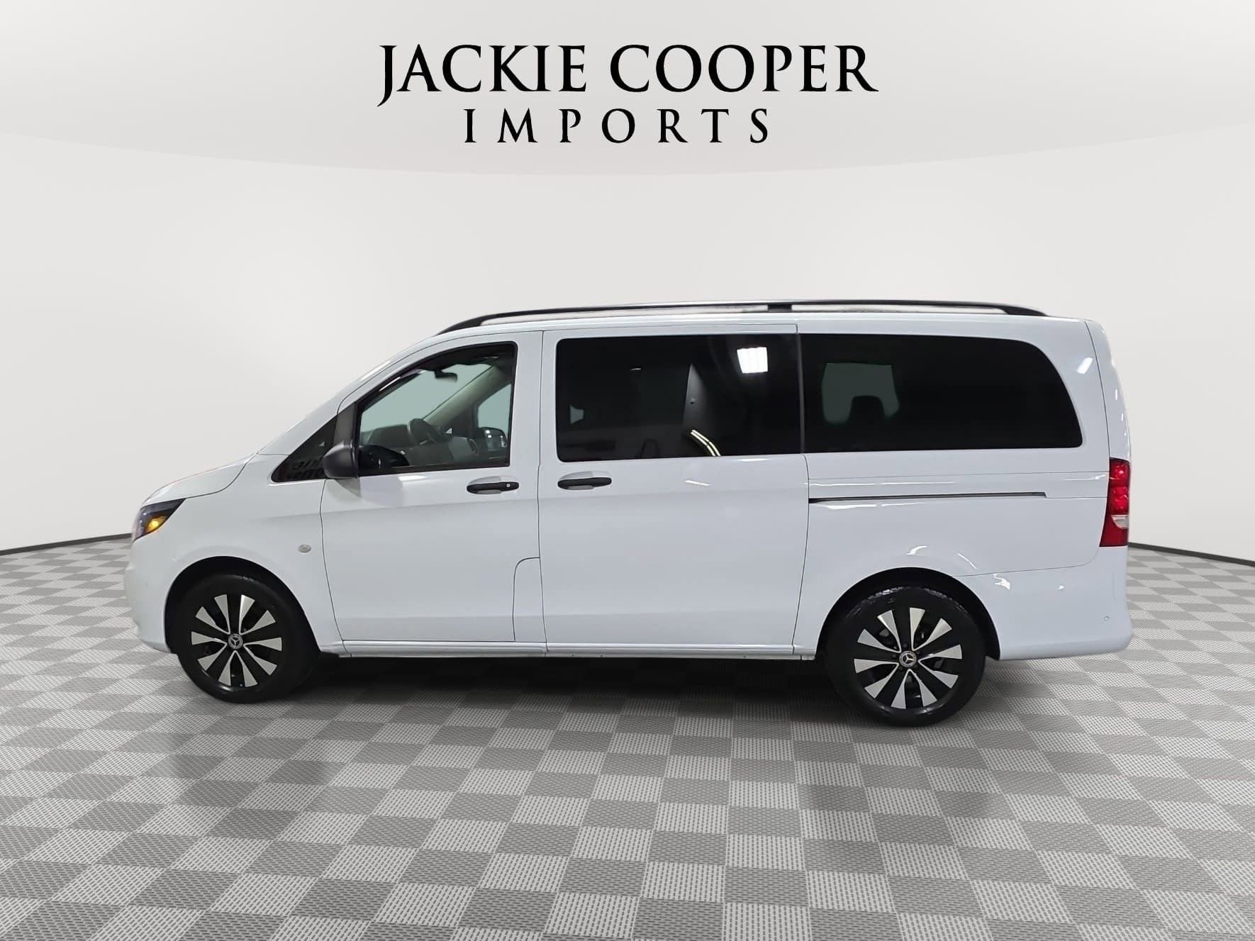 Used 2023 Mercedes-Benz Metris Passenger image 8