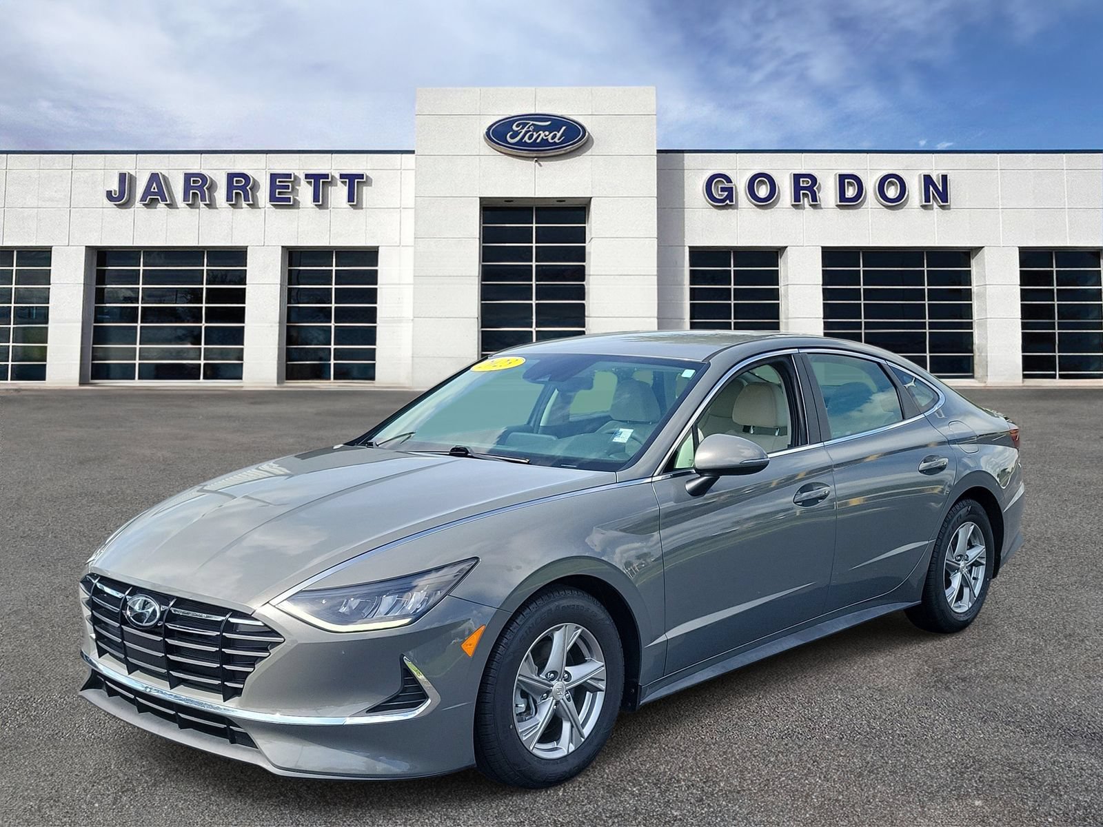 Used 2023 Hyundai Sonata SE FWD image 2