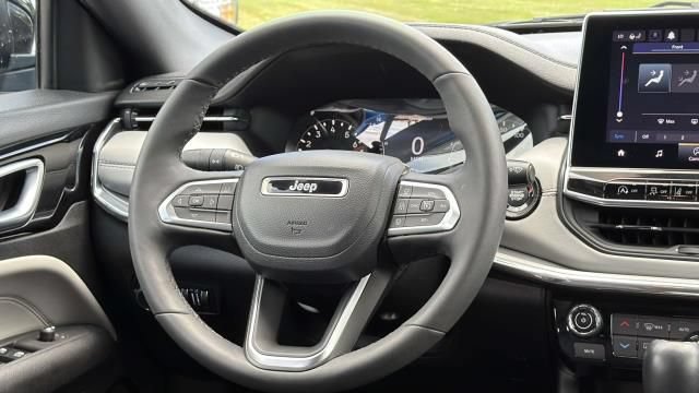Used 2023 Jeep Compass Limited AWD/4WD image 27