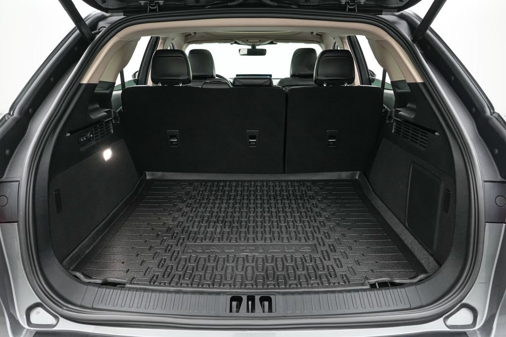 Used 2023 Lincoln Nautilus Reserve image 21