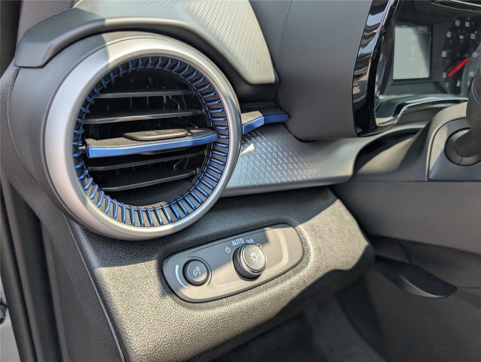 New 2026 Chevrolet Trax LS FWD image 15