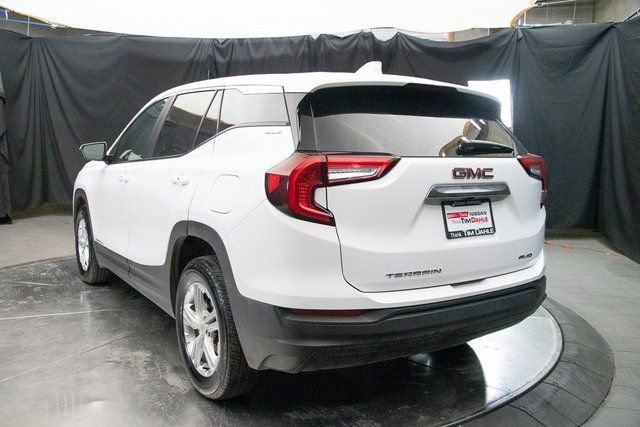 Used 2024 GMC Terrain SLE image 10