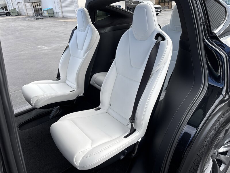 Used 2018 Tesla Model X 75D AWD/4WD image 29