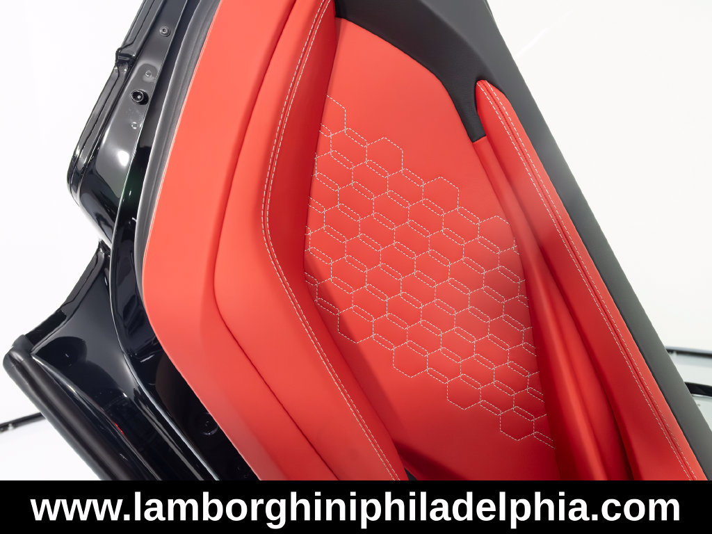 Used 2026 Lamborghini Revuelto AWD/4WD image 18