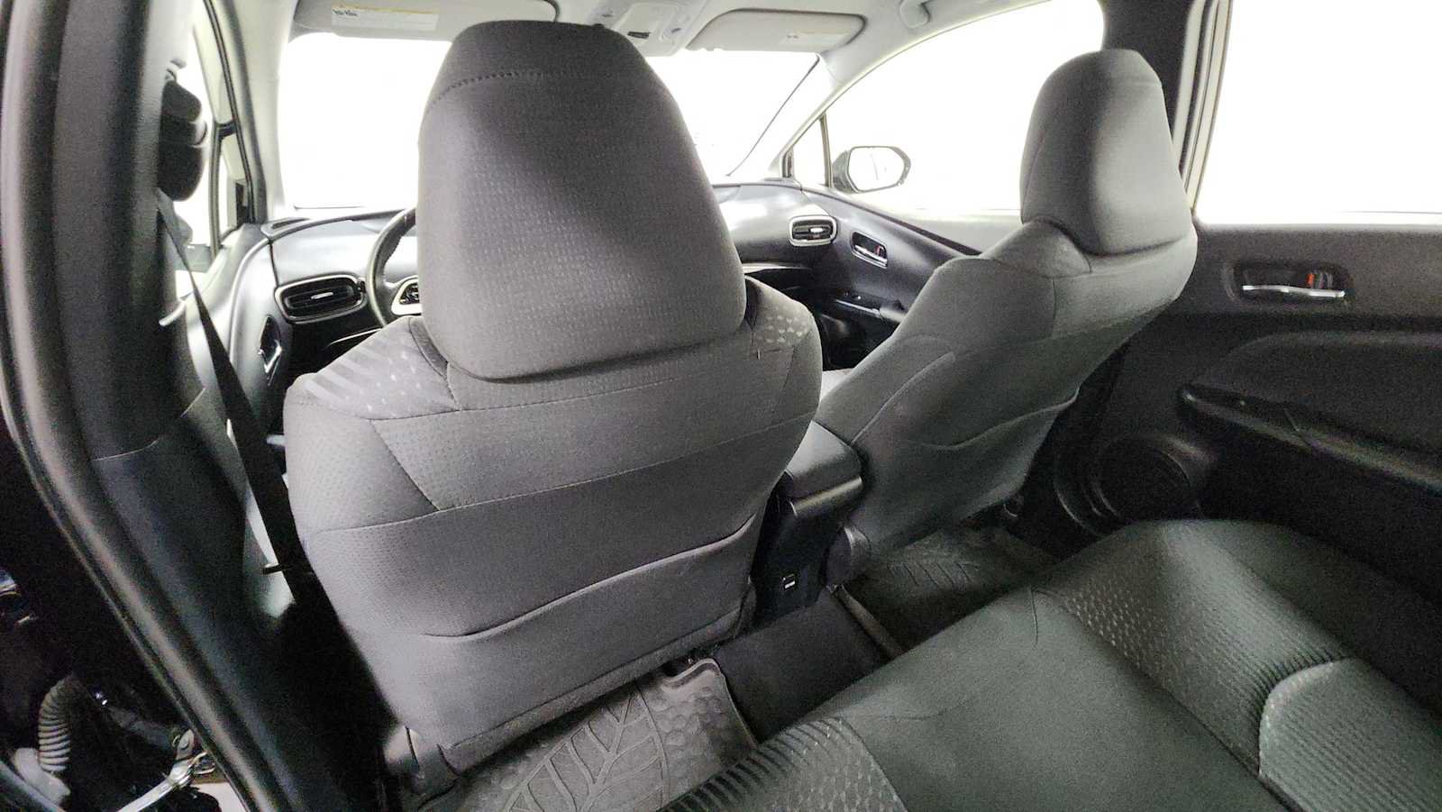 Certified 2018 Toyota Prius Three FWD image 25