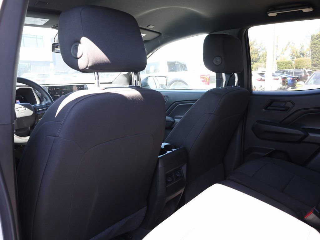 Used 2025 Chevrolet Colorado W/T image 13