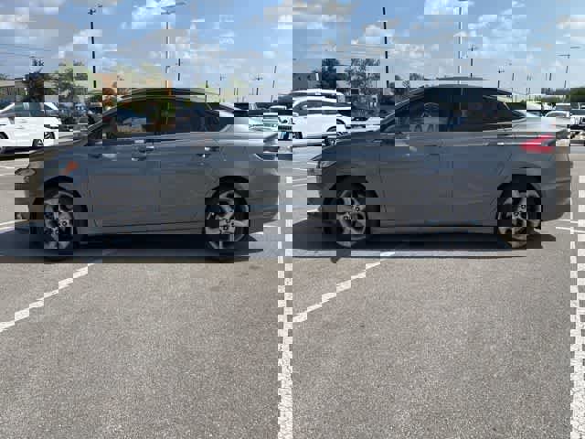 Used 2013 Ford Fusion SE FWD video 2