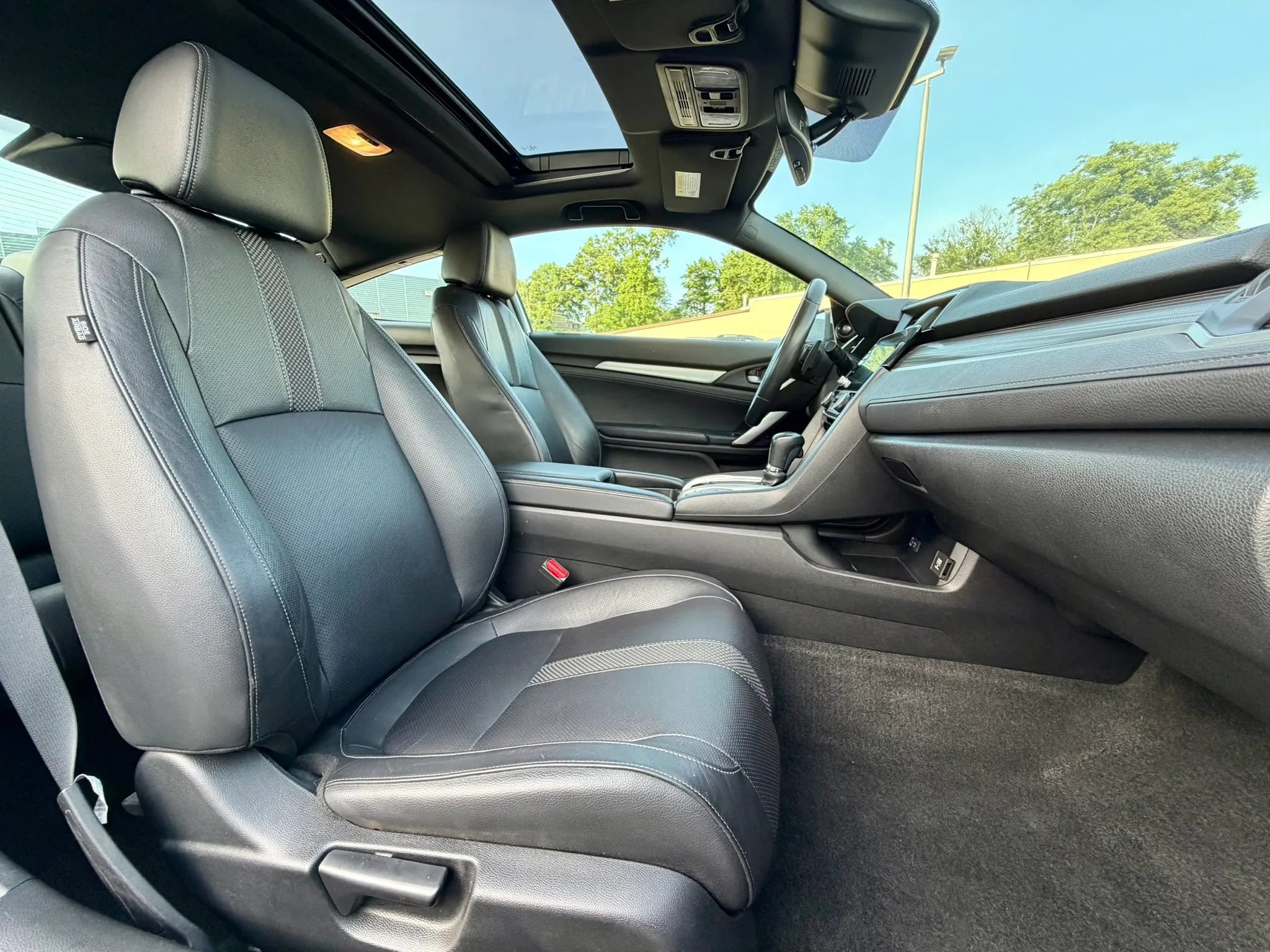 Used 2019 Honda Civic Touring image 21
