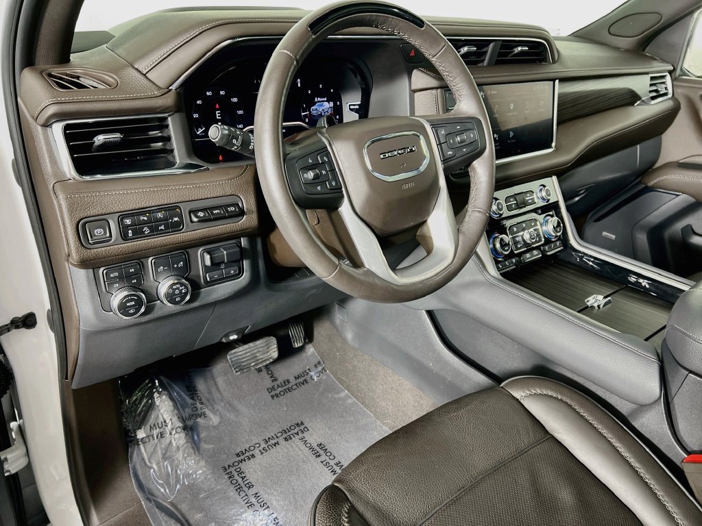 Used 2023 GMC Yukon Denali w/ Denali Reserve Package AWD/4WD image 9