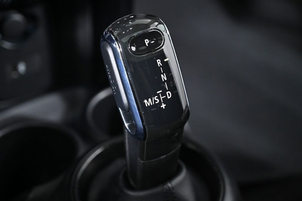 Certified 2022 MINI Cooper 4-Door Hardtop image 19