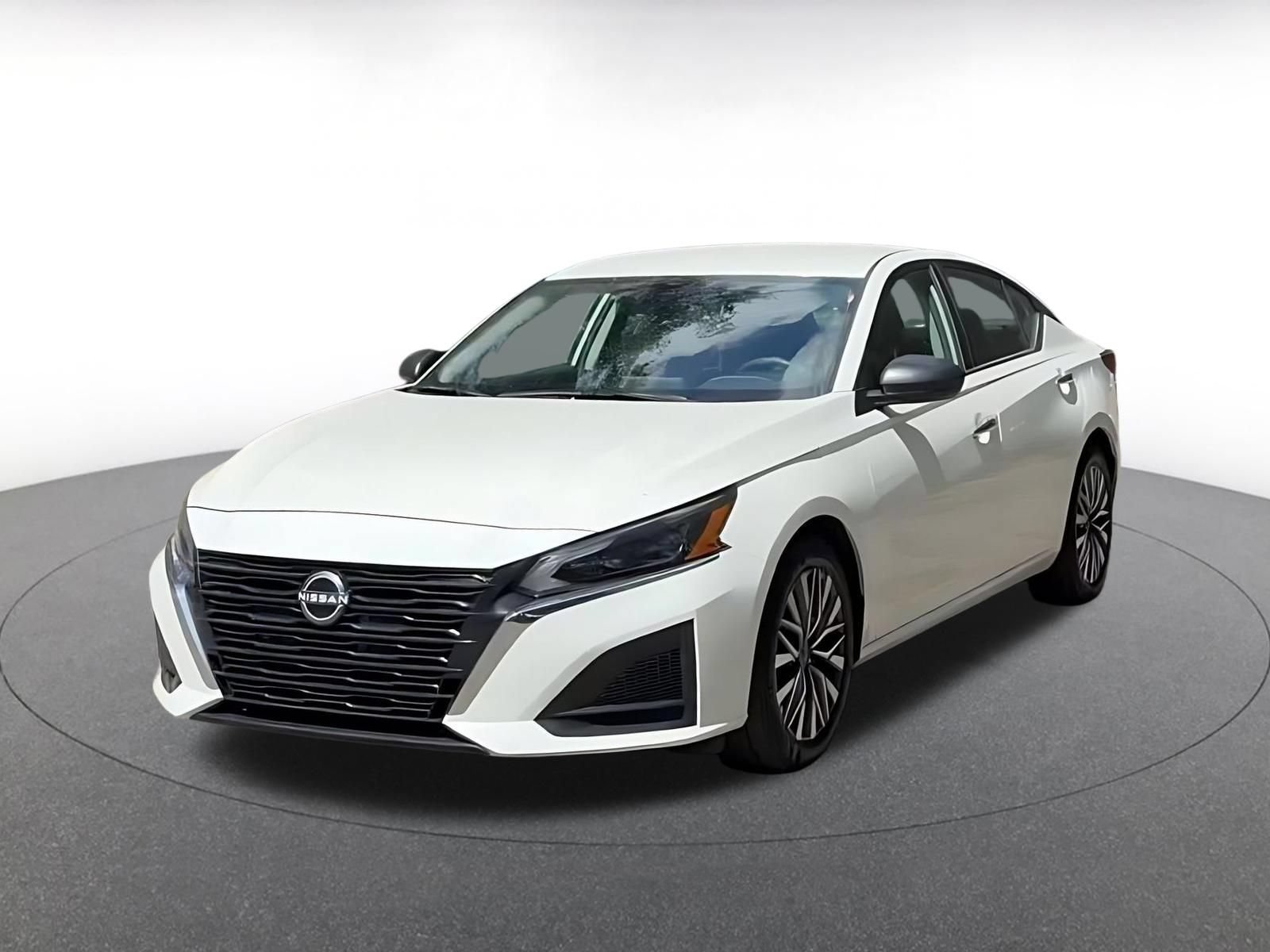 Used 2025 Nissan Altima 2.5 SV FWD image 7