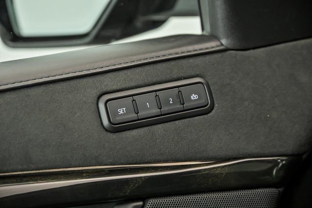 Used 2019 Cadillac Escalade ESV Platinum image 10