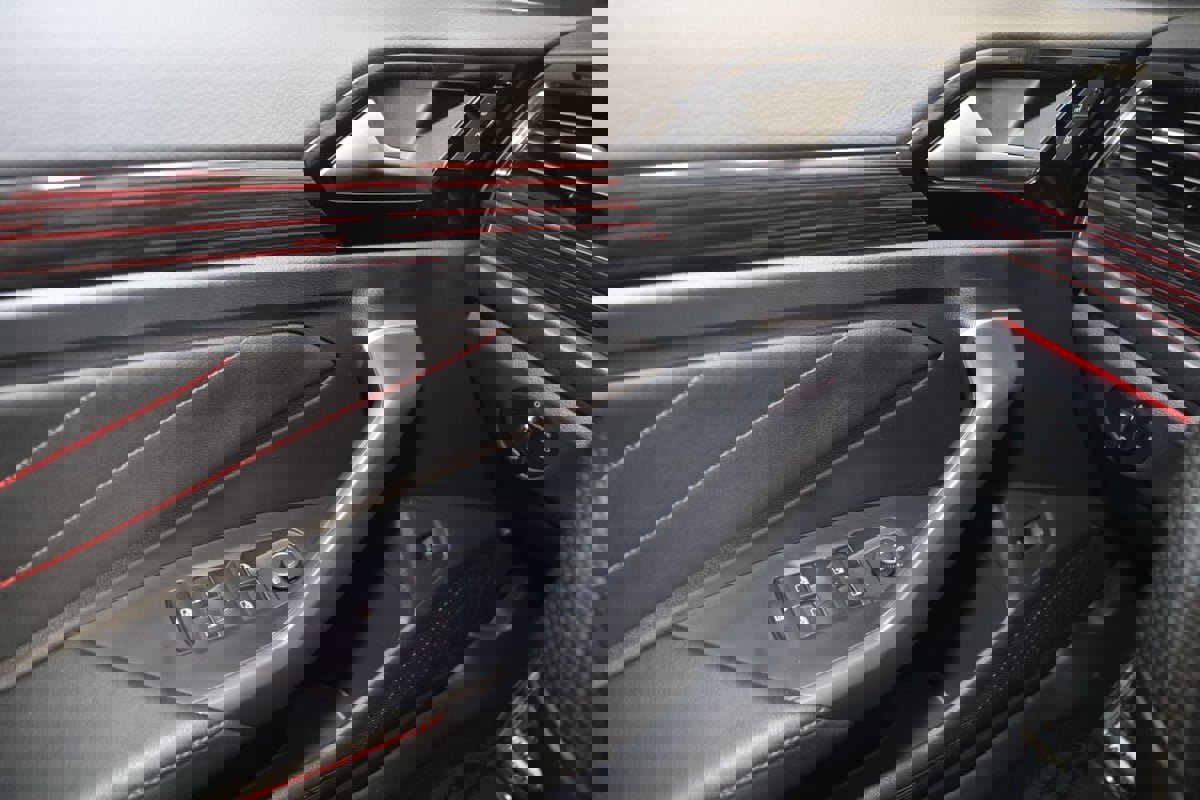 Used 2024 Volkswagen Jetta GLI Autobahn image 30