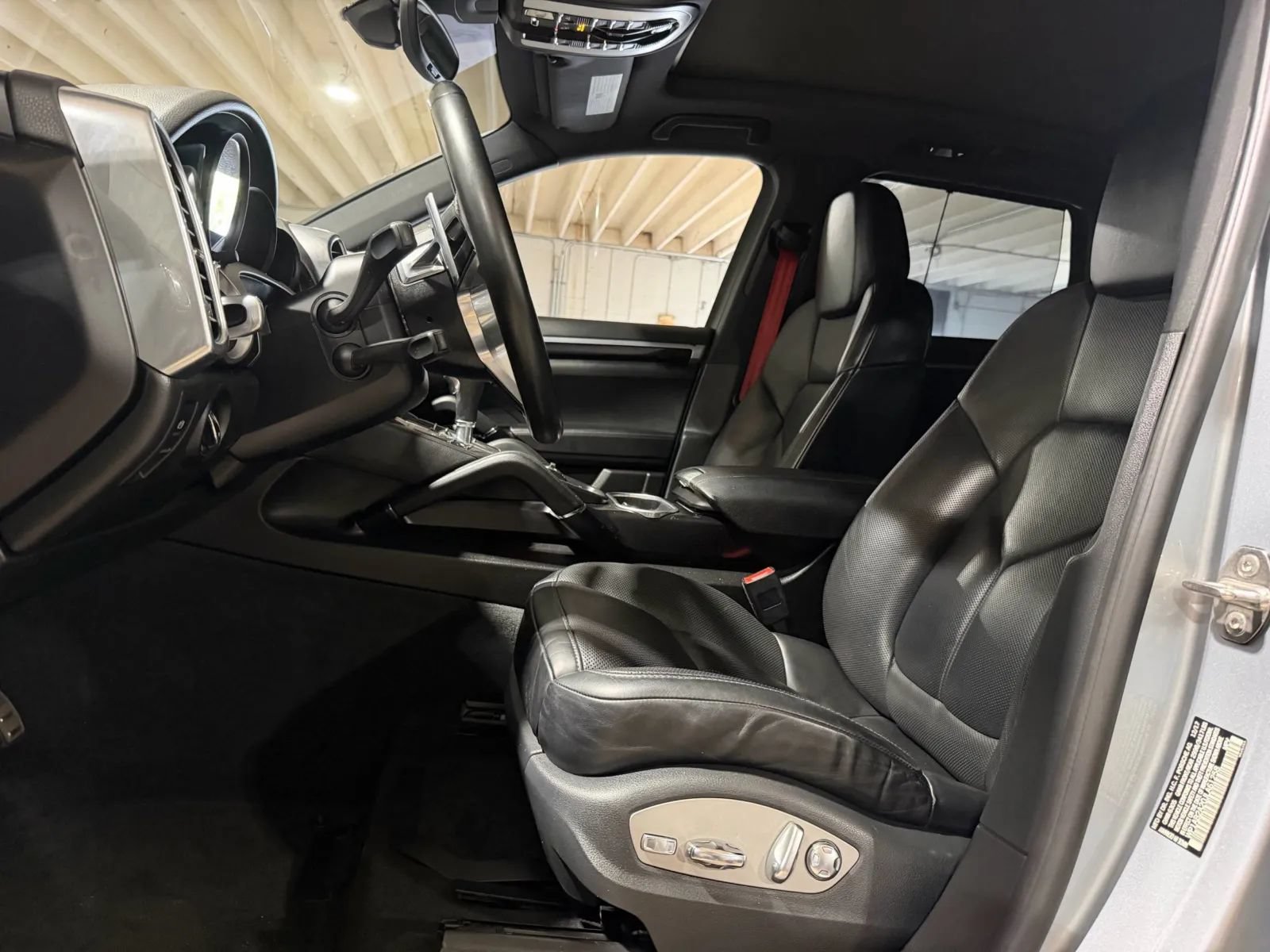 Used 2018 Porsche Cayenne S AWD/4WD image 9