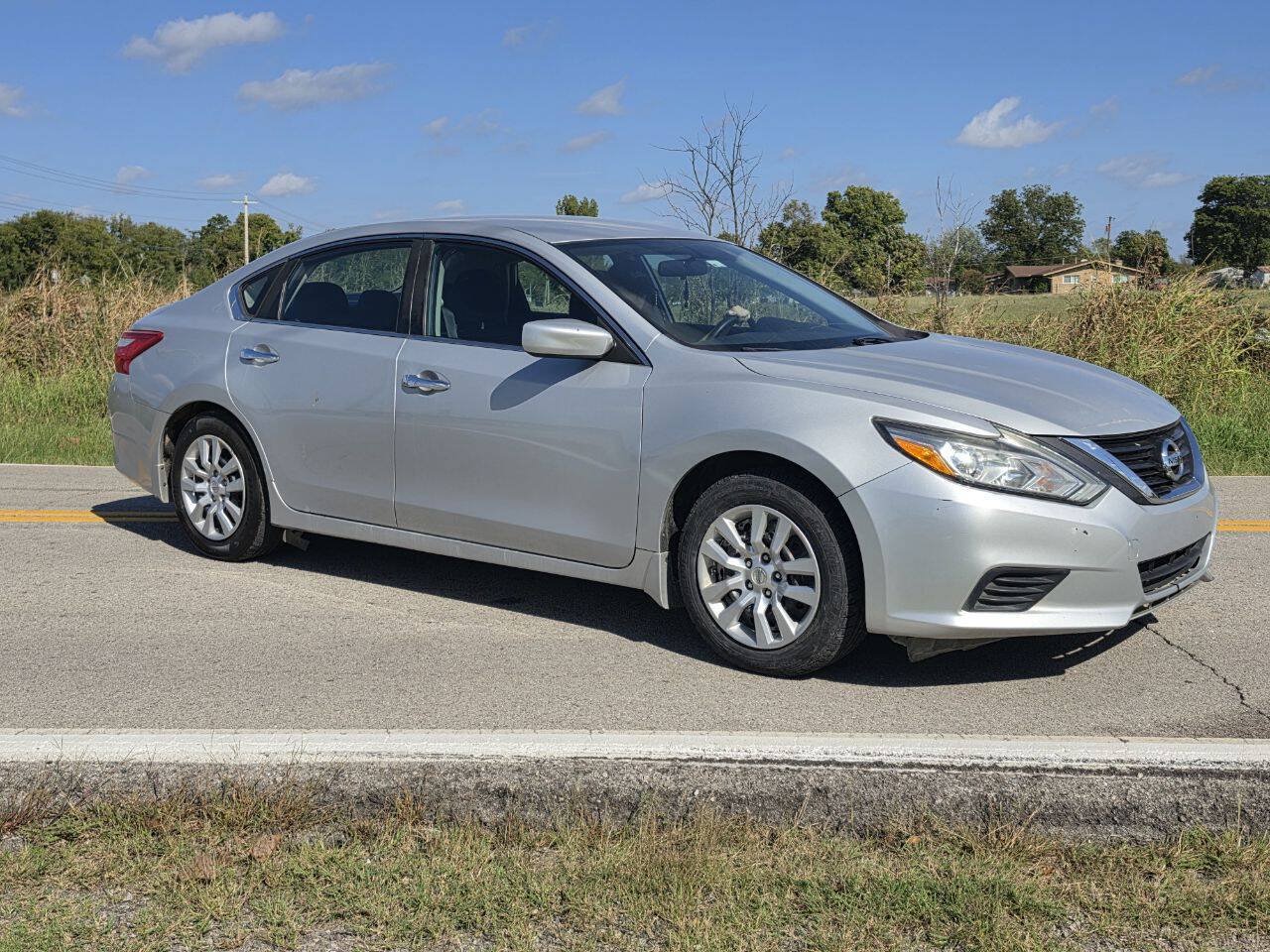 Used 2016 Nissan Altima 2.5 S w/ Power Driver Seat Package FWD image 1