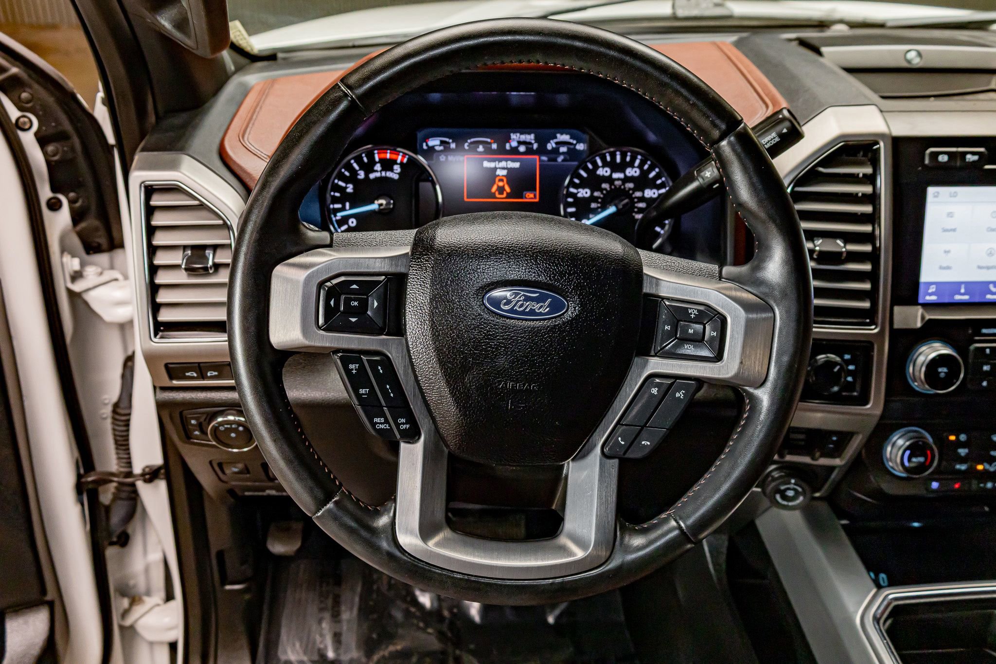 Used 2020 Ford F450 Platinum w/ FX4 Off-Road Package image 15