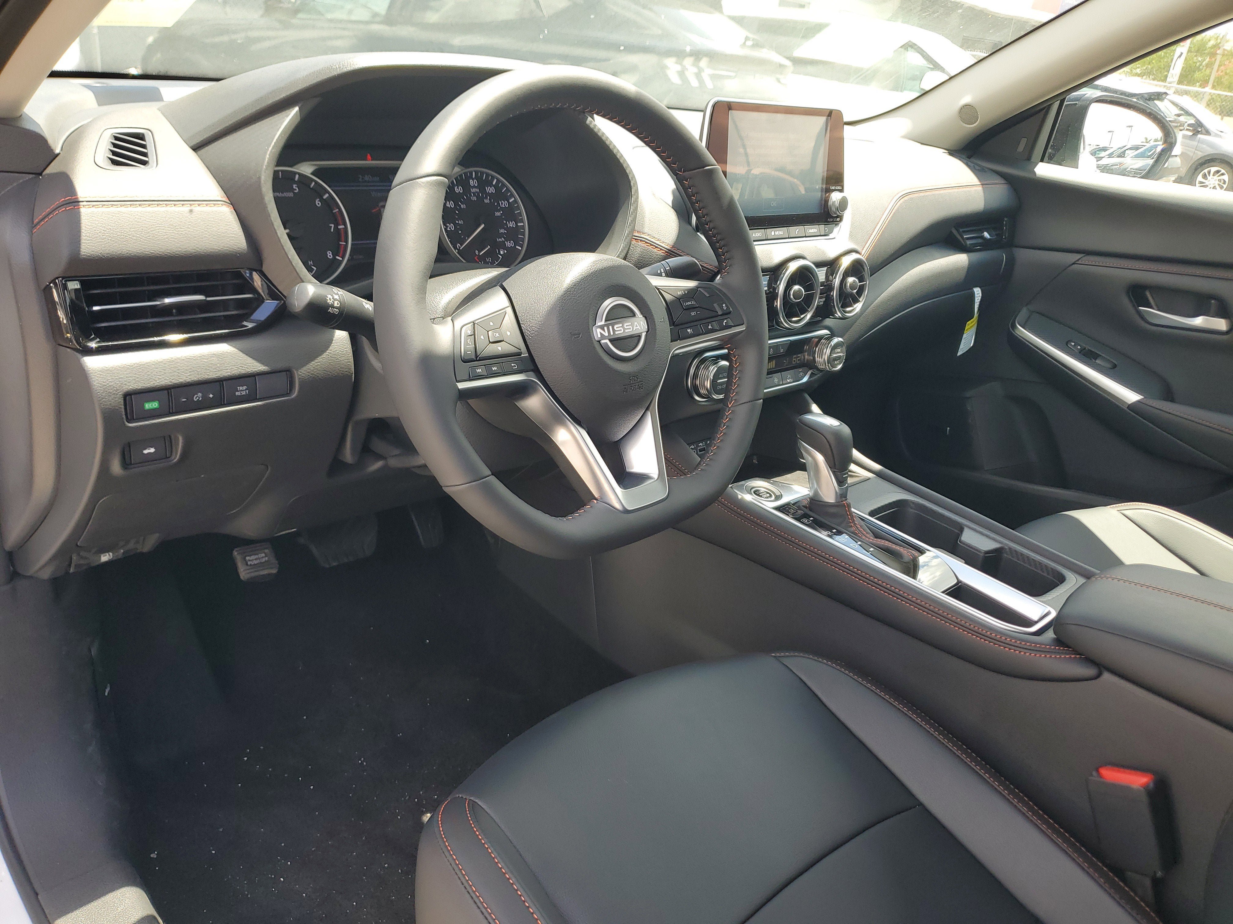 New 2025 Nissan Sentra SR w/ SR Premium Package FWD image 10