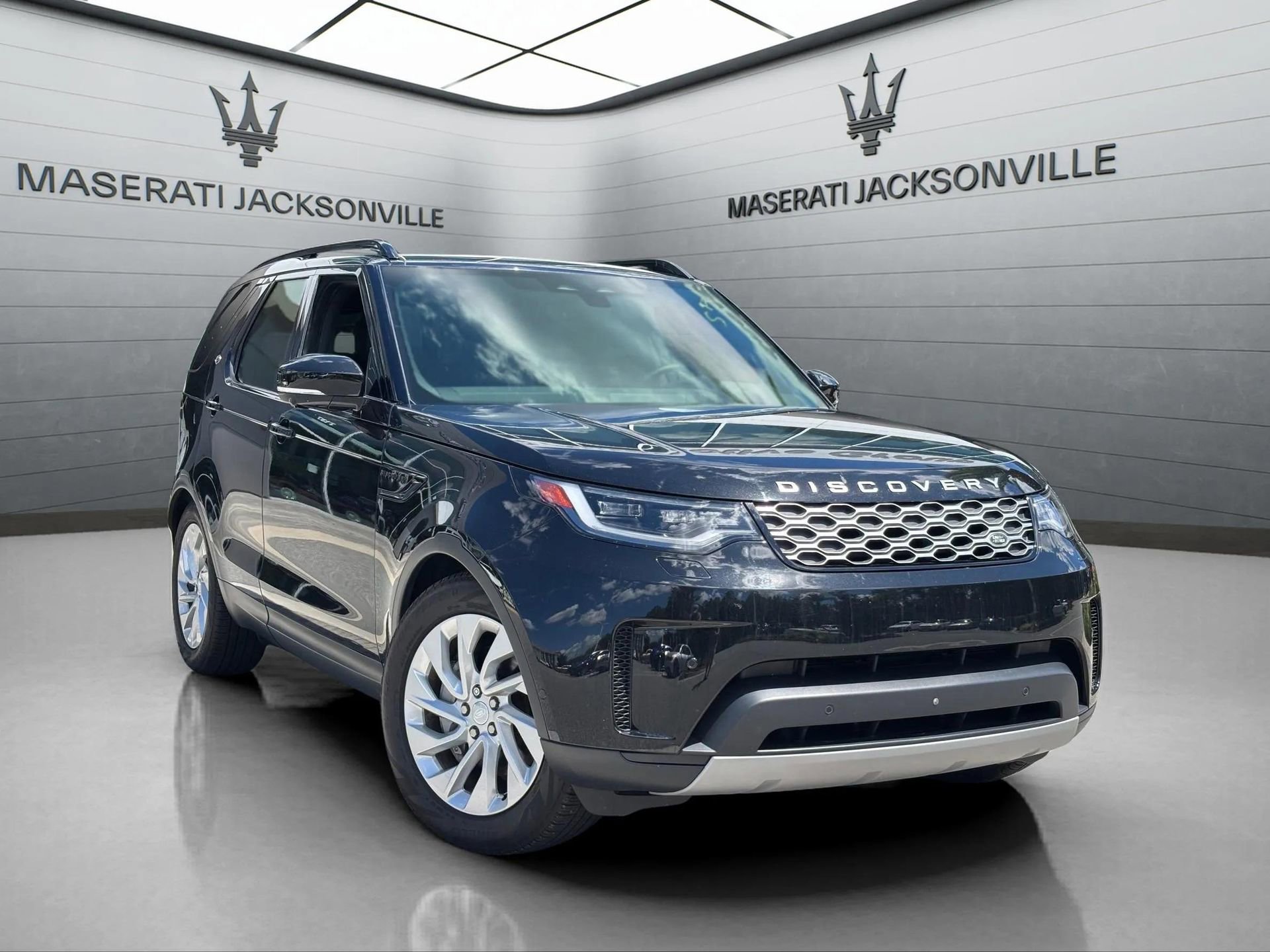 Used 2023 Land Rover Discovery S