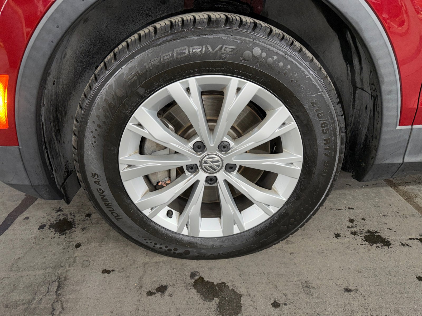 Used 2018 Volkswagen Tiguan SE w/ Panoramic Sunroof Package FWD image 11