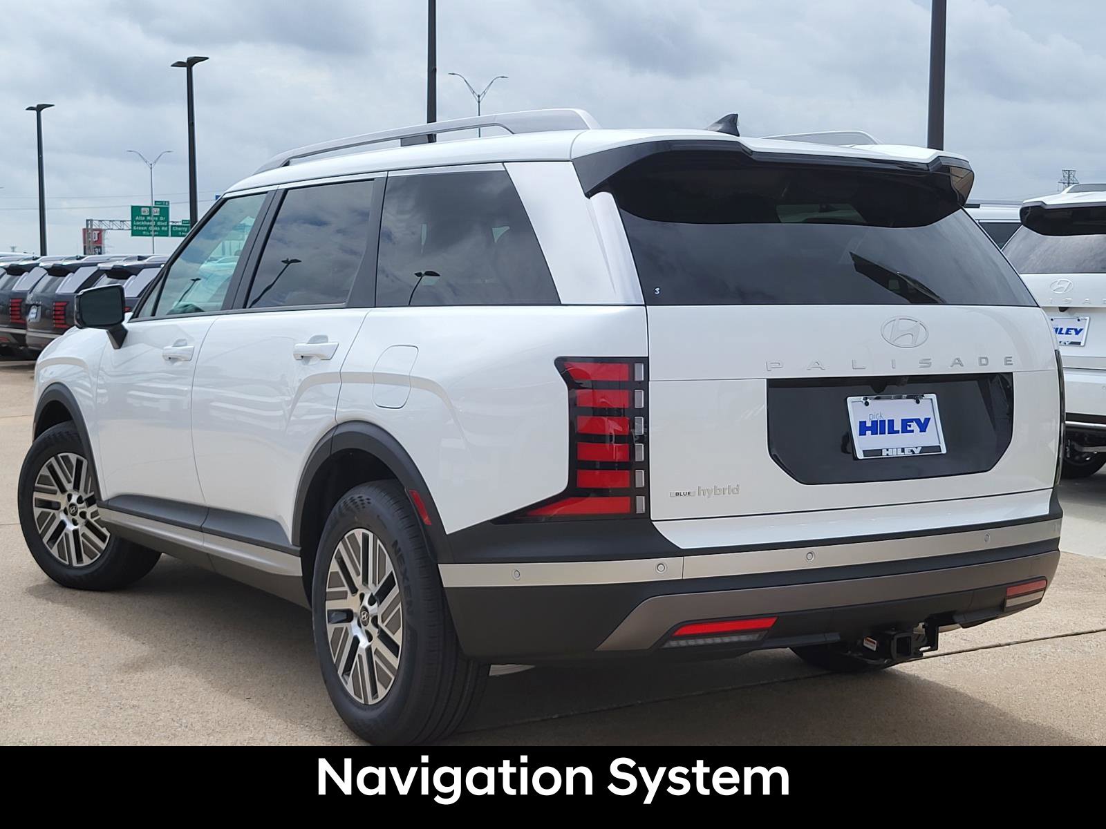 New 2026 Hyundai Palisade SEL Premium FWD image 3
