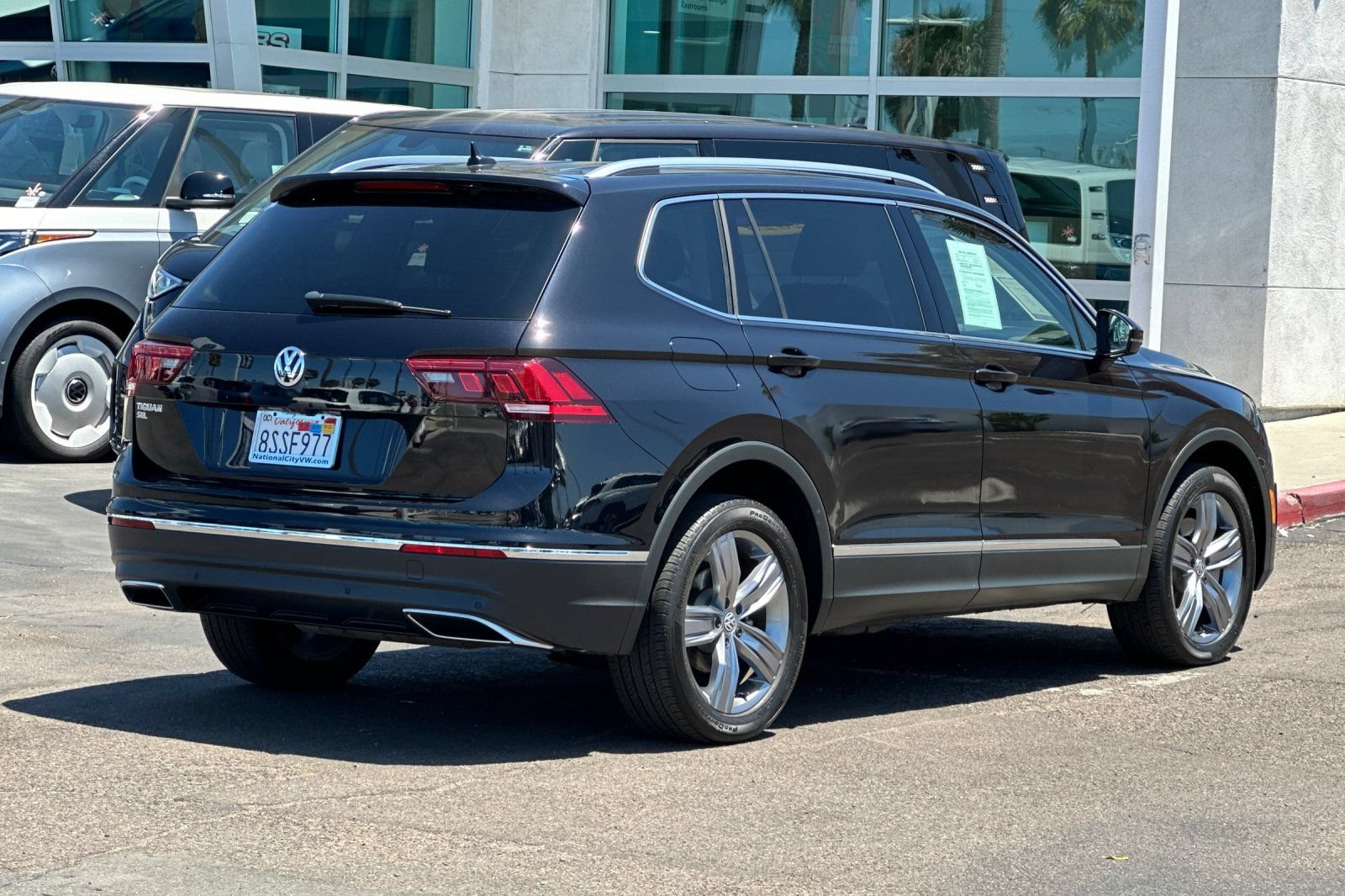 Used 2020 Volkswagen Tiguan SEL FWD image 4