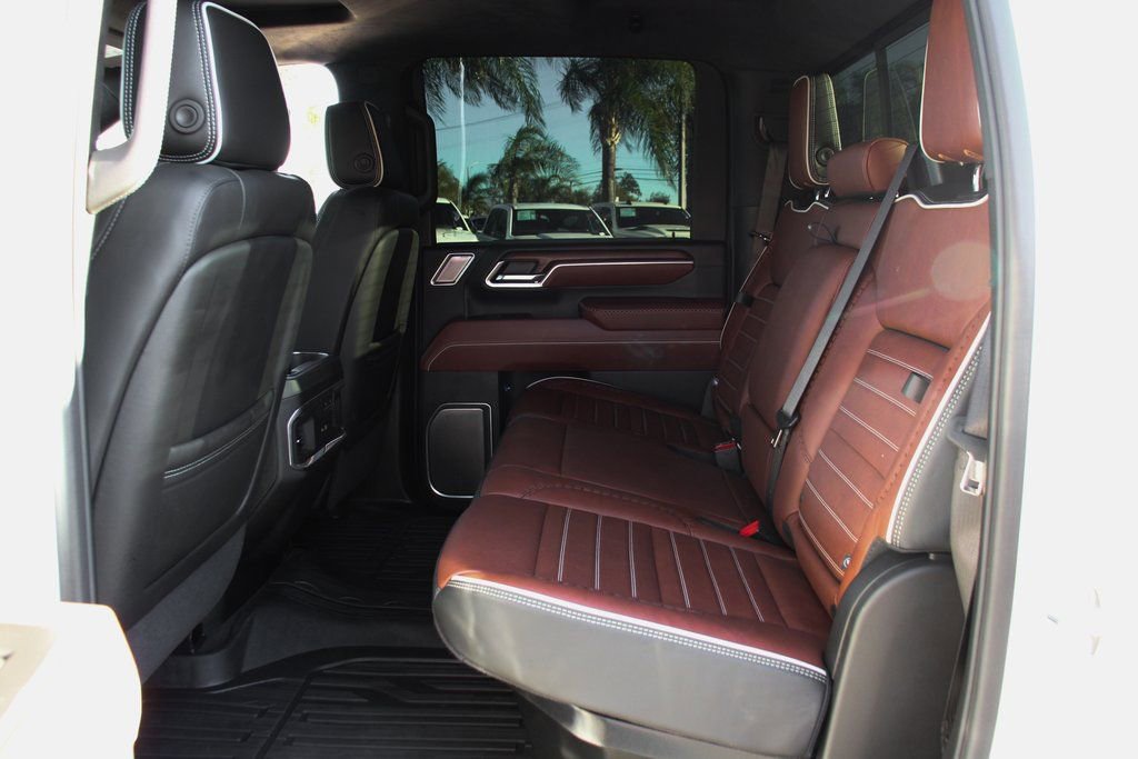 Used 2025 GMC Sierra 2500 Denali Ultimate image 45